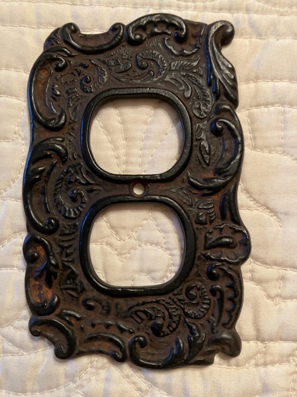 NWOT! Cost Plus World Market Dark Bronze Ornate Double Outlet Cover - Picture 3 of 3